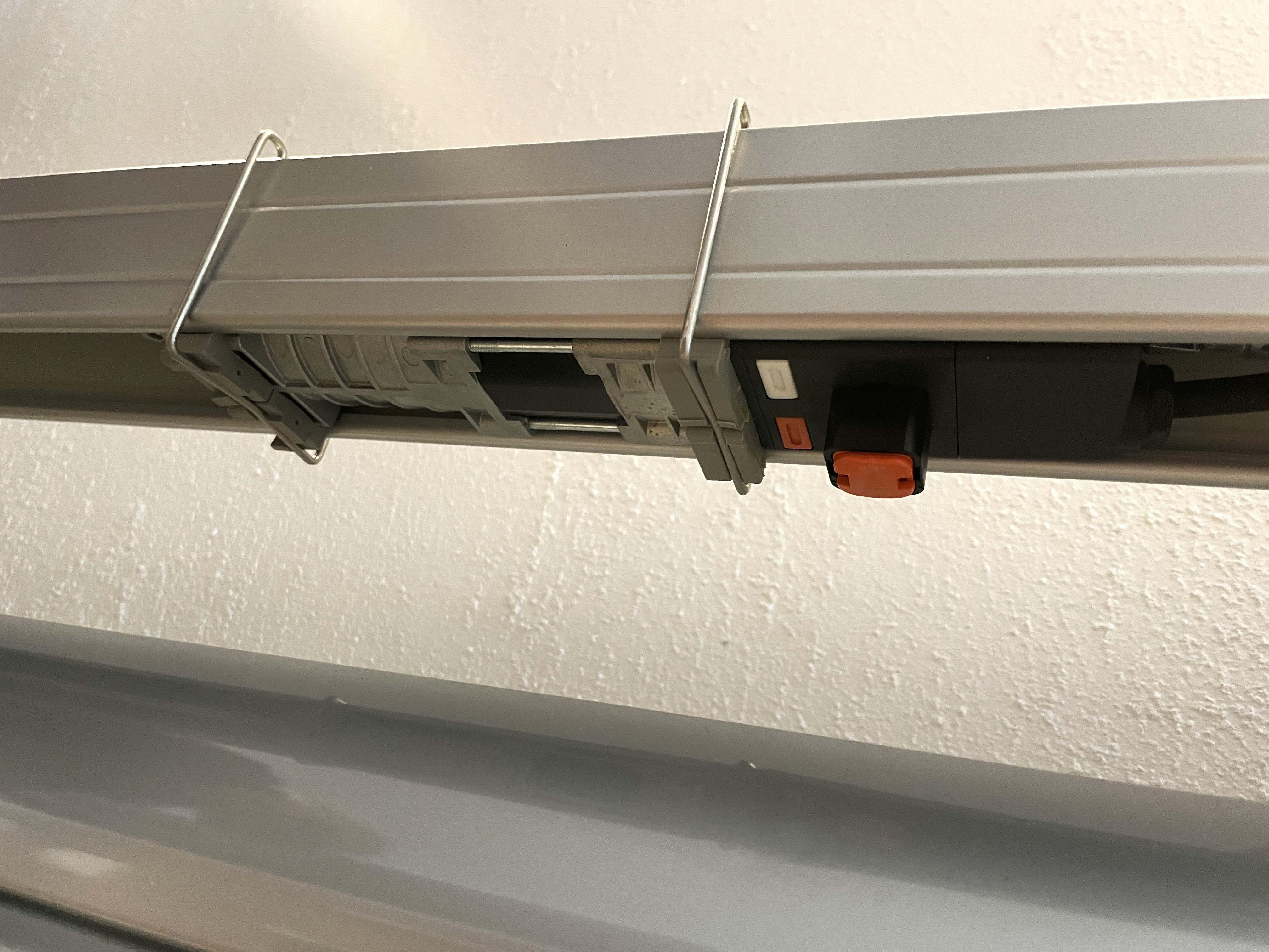 Raffstore C80 mit Seilführung