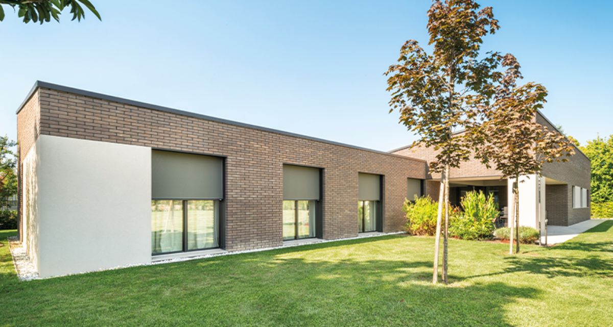 Frimey Fassadenbeschattung Flachdachhaus