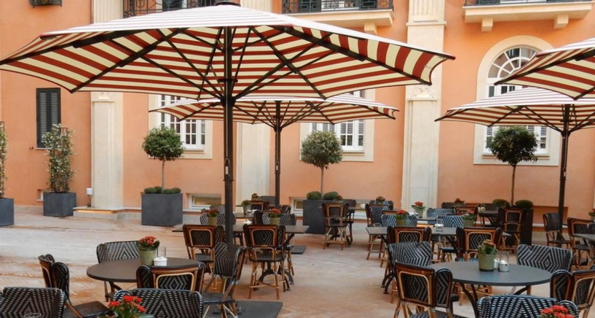 Frimey Restaurant Sonnenschirm