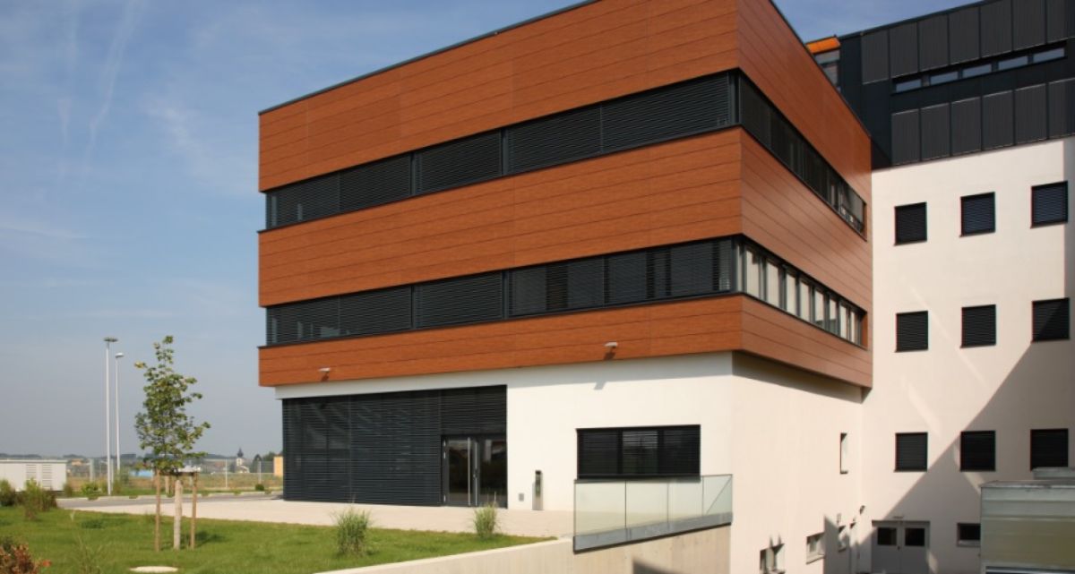 Hella Raffstore Jalousie Unternehmnen