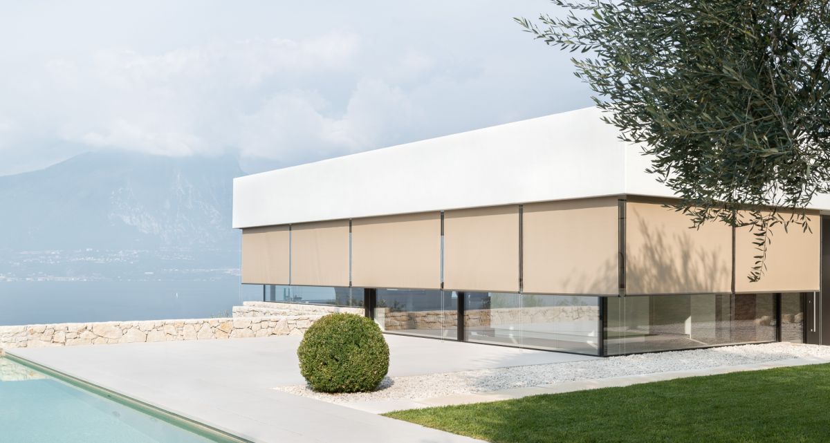 Hella Senkrechtmarkise