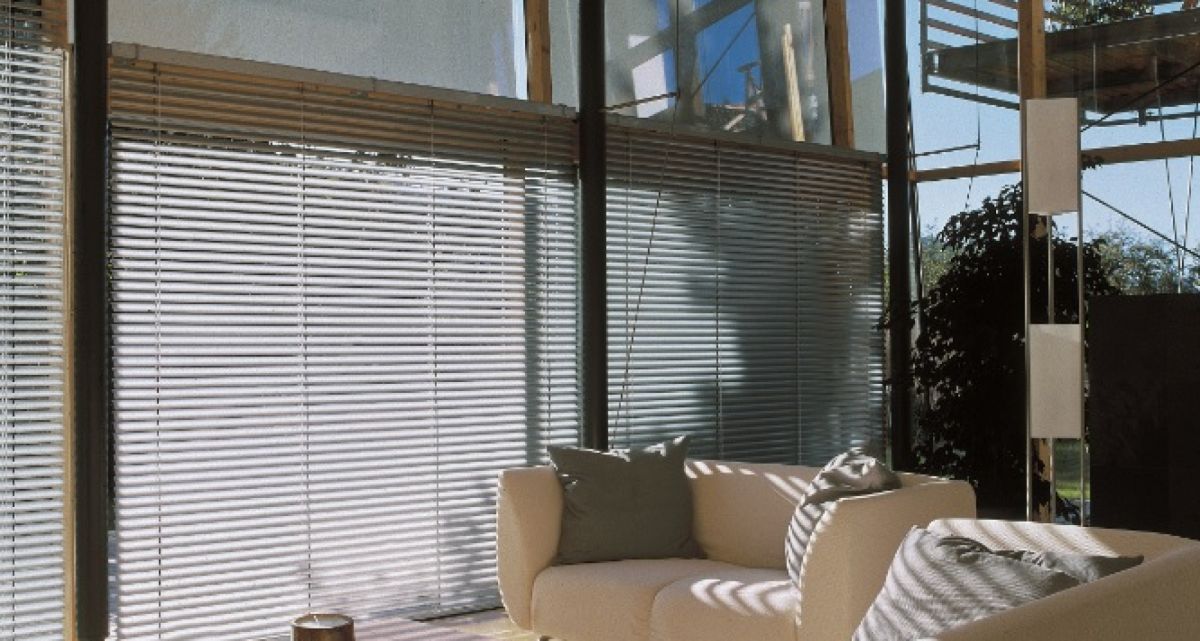 Innenjalousie Haus große Fenster