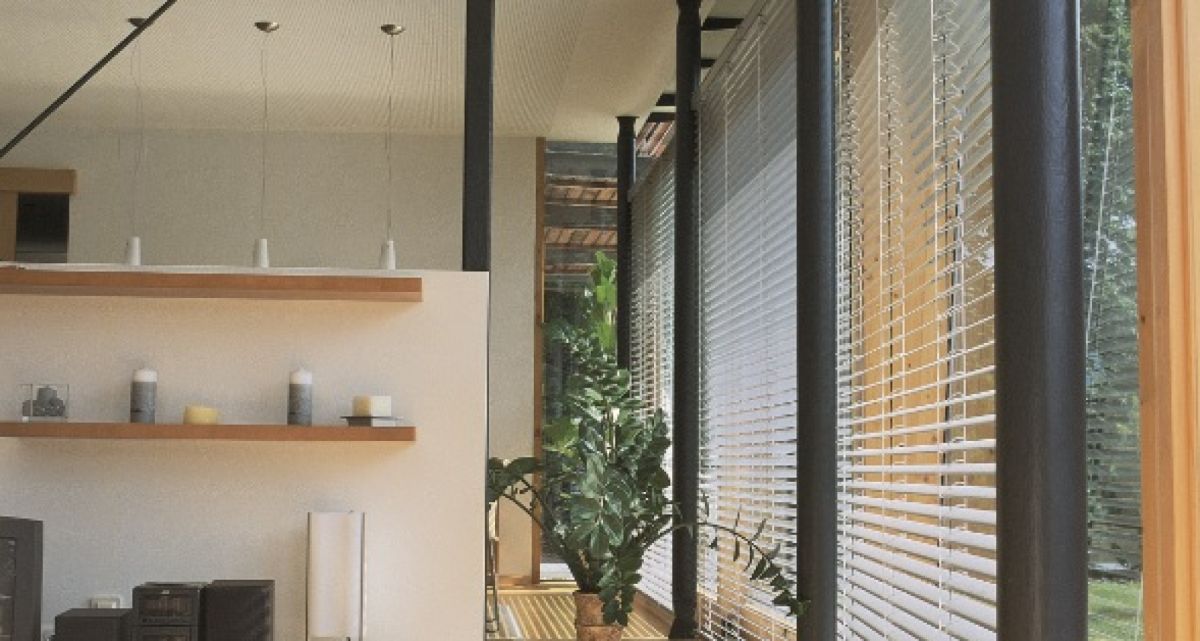 Innenjalousie Wohnzimmer große Fenster