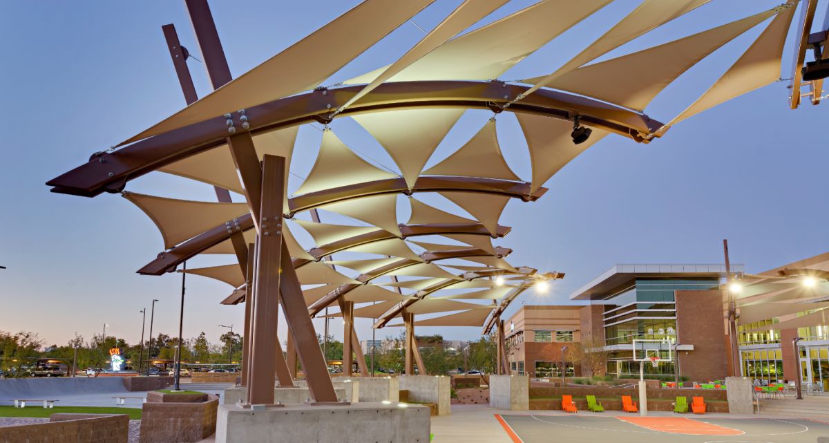 Hitzeschutz öffentlicher Platz Segel