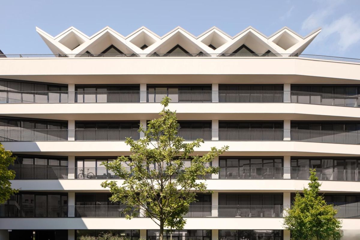 Frimey Bürogebäude Fenster Sonnenschutz