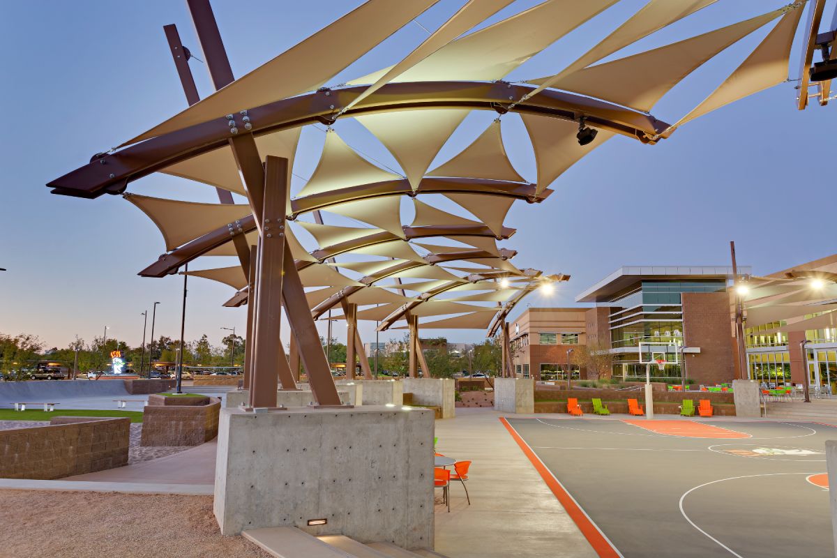 Hitzeschutz öffentlicher Platz Segel