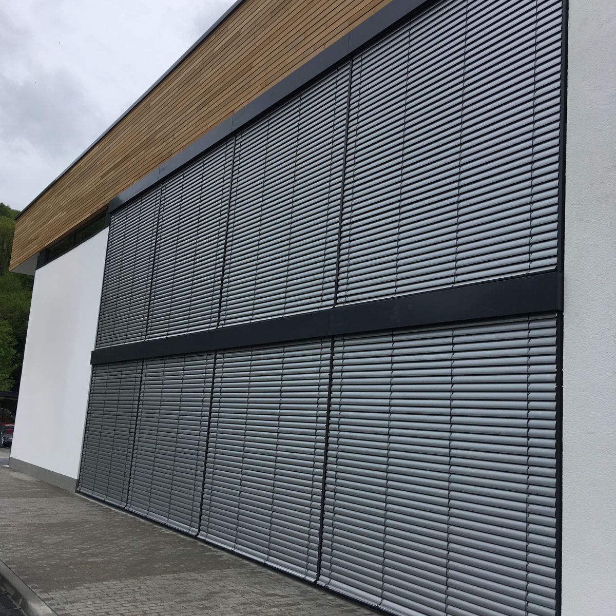 Frimey freitragender Raffstore Modul